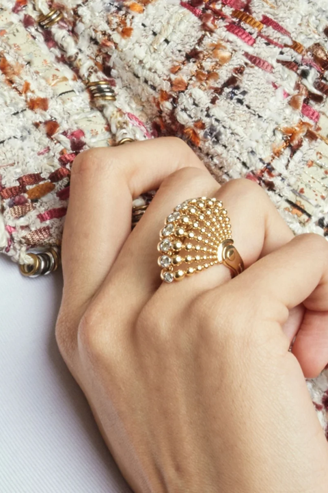 Large Diamond Bubbles Ring